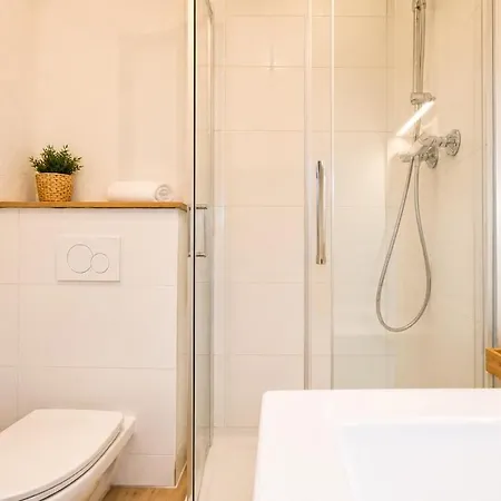 Toison D Or 2 - 5 Min Walk To Beach, Terrace And Ac Ferienhaus